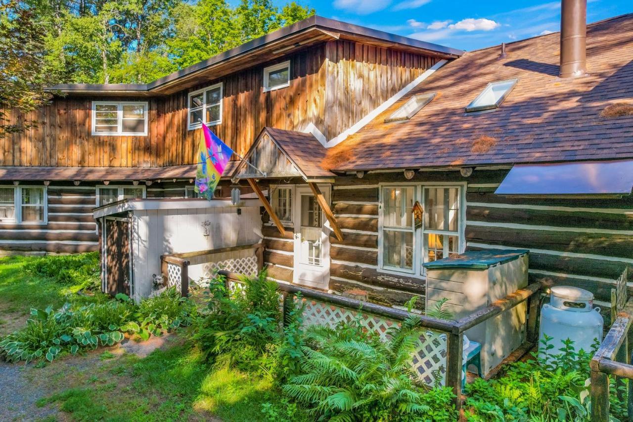 Cozy Condo By Tripp Lake Warrensburg Екстер'єр фото